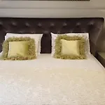 Apartments Giron