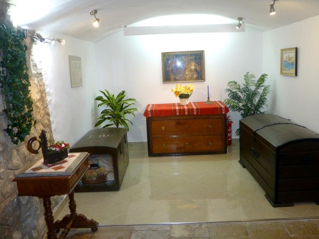 Guest house Giron