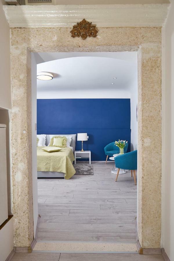 Giron Guest house